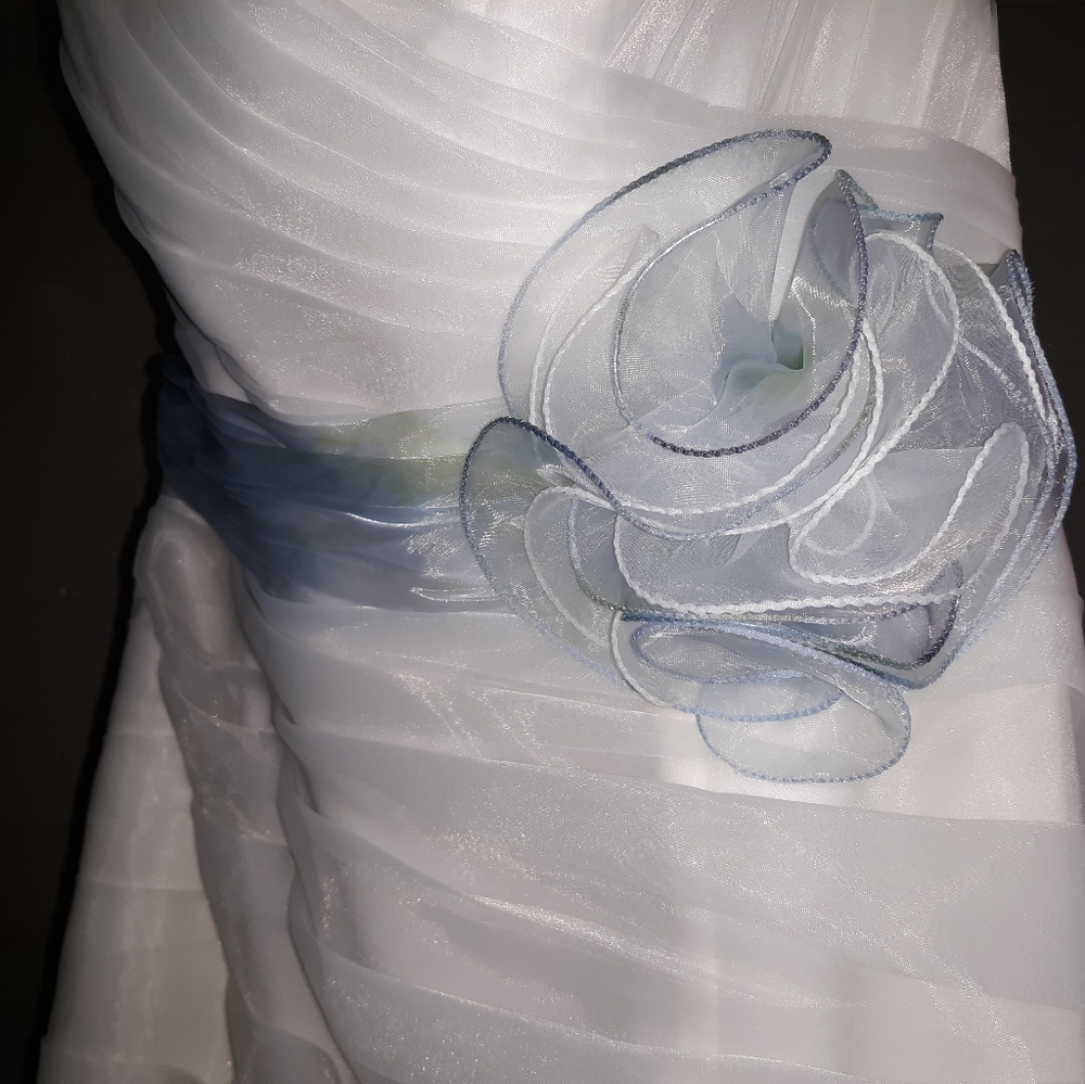 Davids Bridal Crystal Organza (SIZE 8)Bridal Gown - Picture 3 of 8